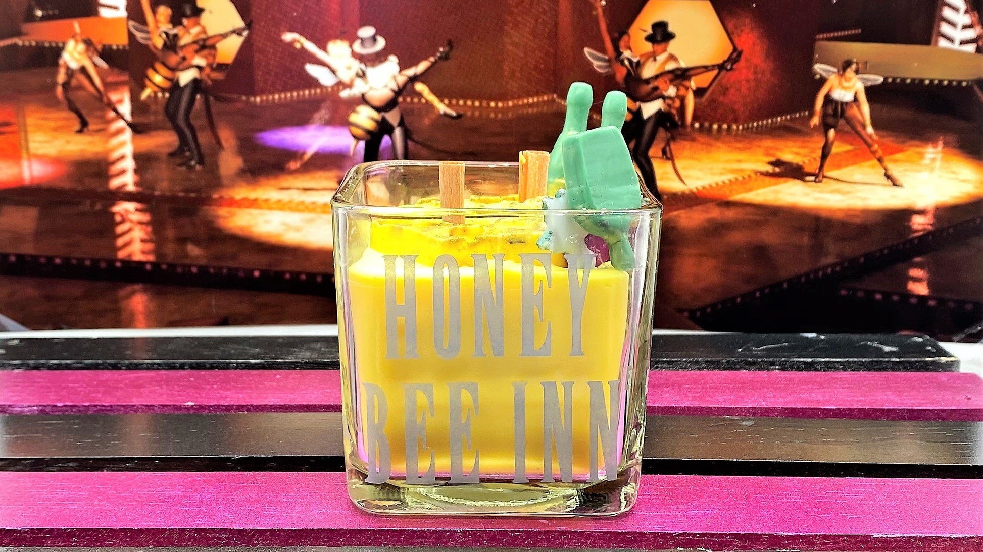 HONEY BEE INN | Final Fantasy VII: Remake Wine & Roses Candles DIVA Nerdy Crafts 