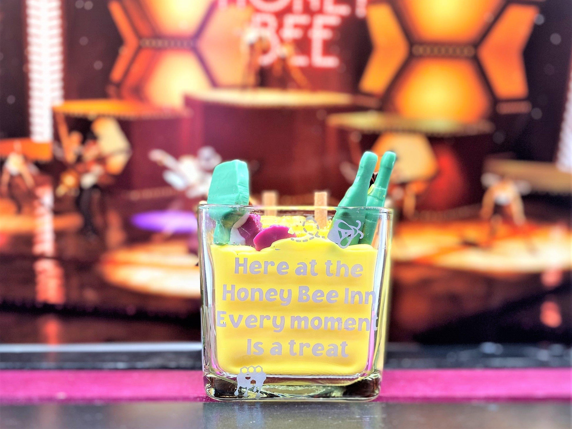 HONEY BEE INN | Final Fantasy VII: Remake Wine & Roses Candles DIVA Nerdy Crafts 